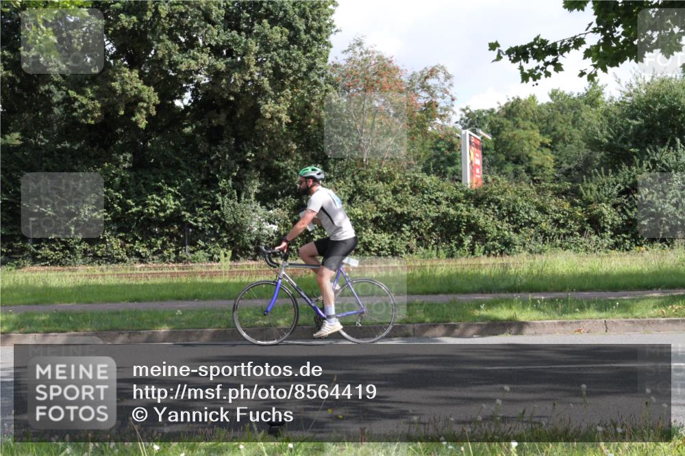 10.08.2025 - GEWOBA Citytriathlon Bremen Yannick Fuchs http://msf.ph/oto/8564419 10.08.2025 10:56:46 Radfahren 67, 145, 203, 447, 455, 501 meine-sportfotos.de