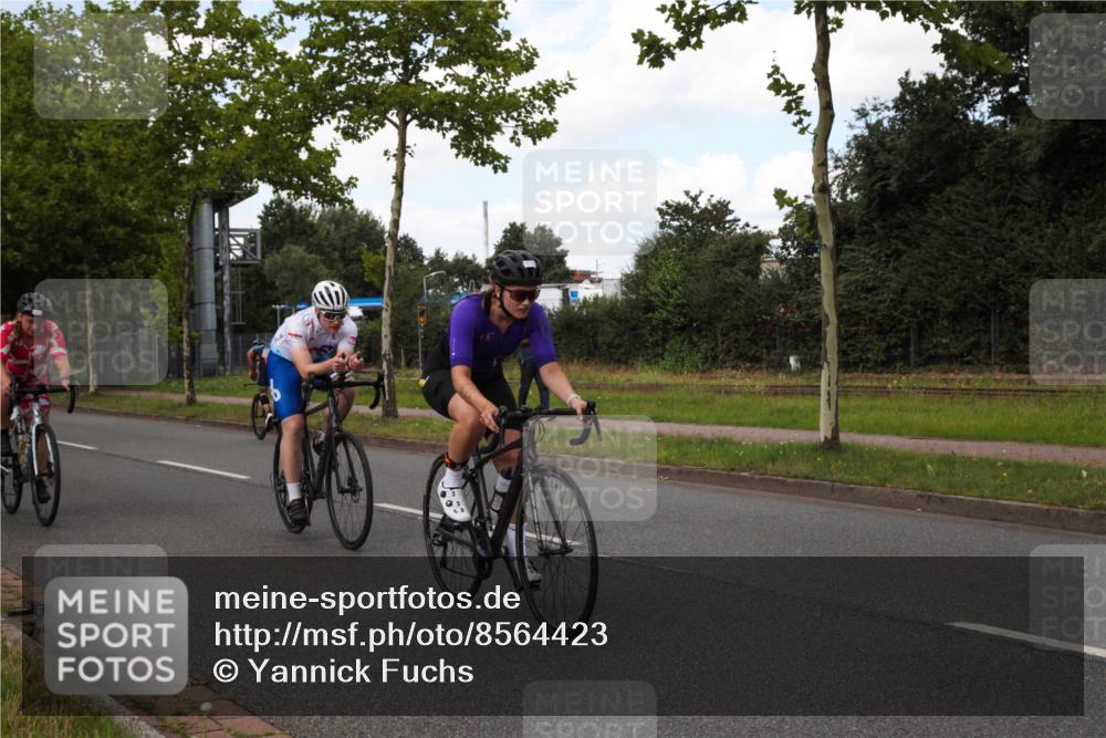 10.08.2025 - GEWOBA Citytriathlon Bremen Yannick Fuchs http://msf.ph/oto/8564423 10.08.2025 12:46:39 Radfahren 576, 605, 799, 823, 903, 918, 962, 1007, 1020 meine-sportfotos.de