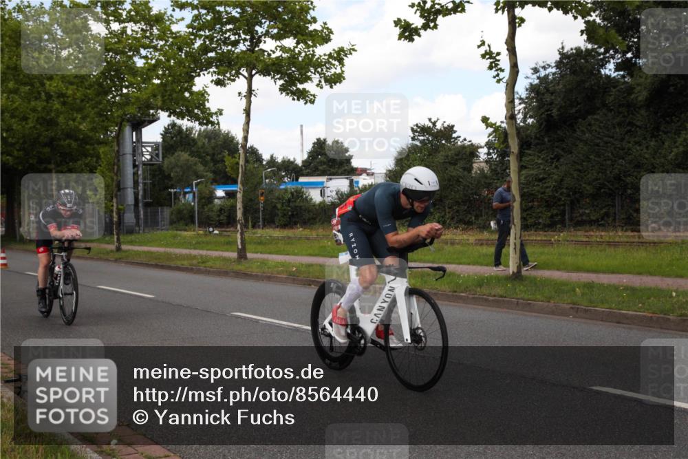 10.08.2025 - GEWOBA Citytriathlon Bremen Yannick Fuchs http://msf.ph/oto/8564440 10.08.2025 12:46:46 Radfahren 576, 605, 799, 823, 903, 918, 962, 968, 1007, 1020 meine-sportfotos.de