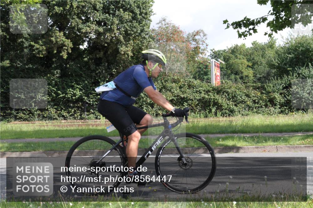 10.08.2025 - GEWOBA Citytriathlon Bremen Yannick Fuchs http://msf.ph/oto/8564447 10.08.2025 10:56:55 Radfahren 5, 67, 101, 145, 454, 501 meine-sportfotos.de