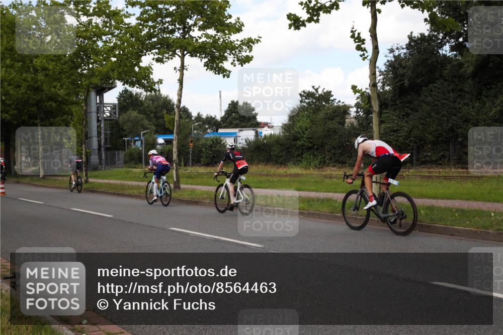 10.08.2025 - GEWOBA Citytriathlon Bremen Yannick Fuchs http://msf.ph/oto/8564463 10.08.2025 12:46:56 Radfahren 583, 622, 760, 799, 823, 968, 1007, 1020 meine-sportfotos.de
