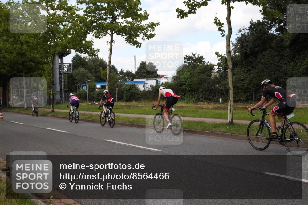 10.08.2025 - GEWOBA Citytriathlon Bremen Yannick Fuchs http://msf.ph/oto/8564466 10.08.2025 12:46:56 Radfahren 583, 622, 760, 799, 823, 968, 1007, 1020 meine-sportfotos.de