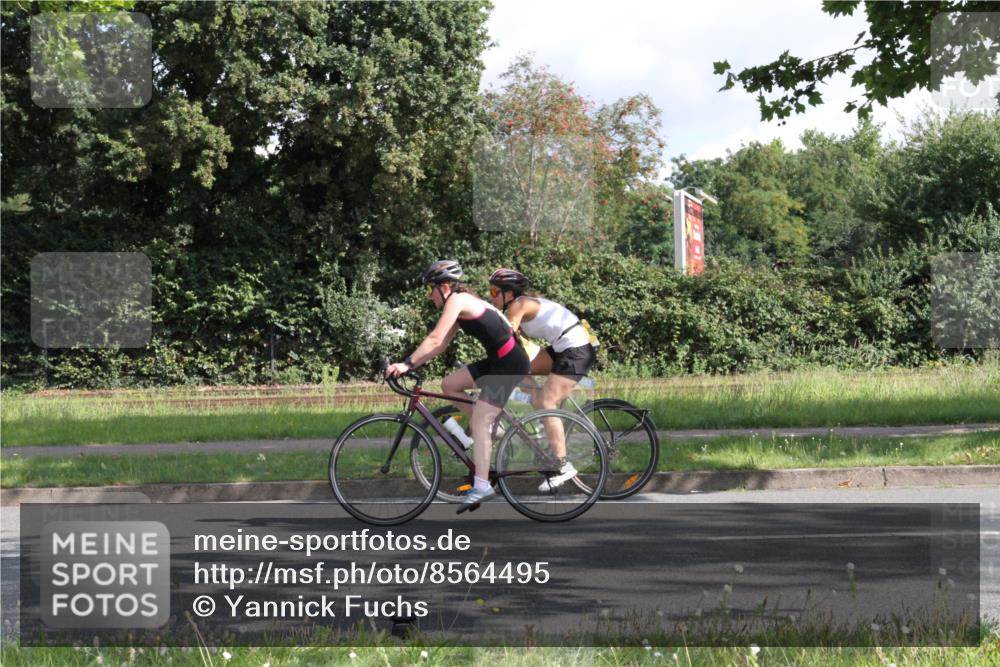 10.08.2025 - GEWOBA Citytriathlon Bremen Yannick Fuchs http://msf.ph/oto/8564495 10.08.2025 10:57:14 Radfahren 5, 77, 101, 233, 454 meine-sportfotos.de