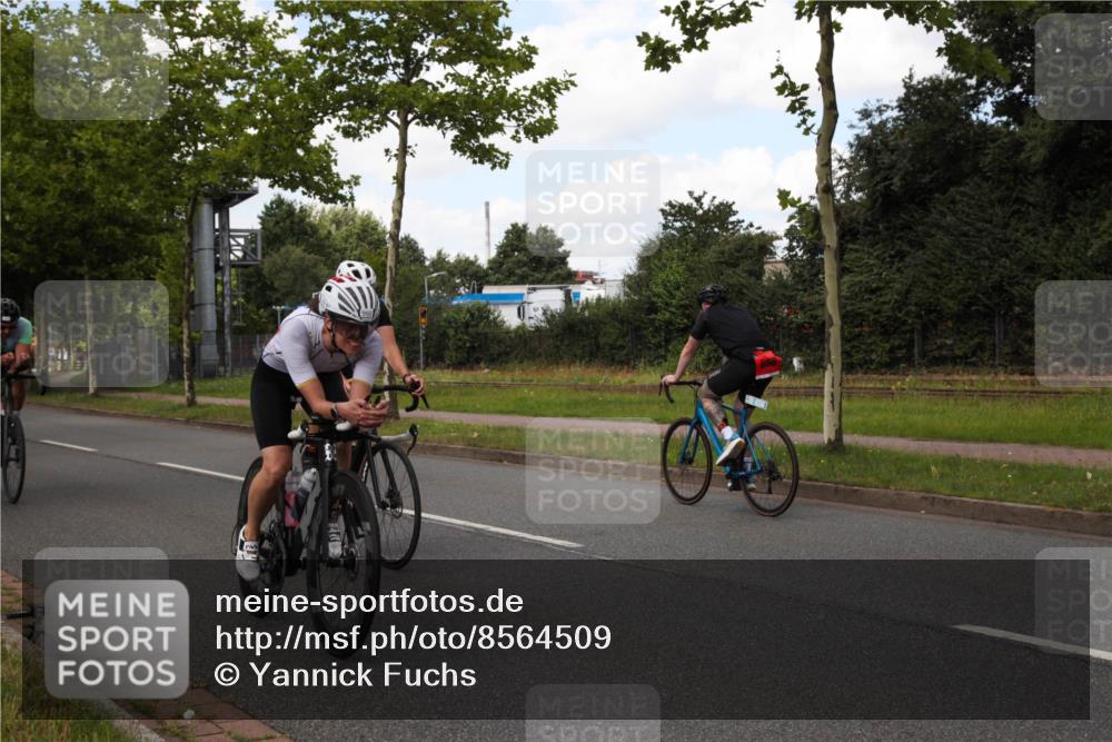 10.08.2025 - GEWOBA Citytriathlon Bremen Yannick Fuchs http://msf.ph/oto/8564509 10.08.2025 12:47:12 Radfahren 573, 583, 622, 640, 645, 659, 675, 733, 751, 760, 769, 792, 875, 960, 981, 1013 meine-sportfotos.de