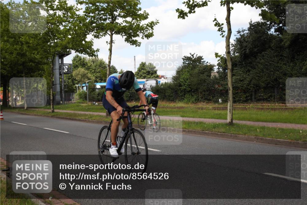 10.08.2025 - GEWOBA Citytriathlon Bremen Yannick Fuchs http://msf.ph/oto/8564526 10.08.2025 12:47:18 Radfahren 573, 622, 640, 645, 654, 659, 675, 732, 733, 751, 769, 792, 875, 960, 981, 1013 meine-sportfotos.de