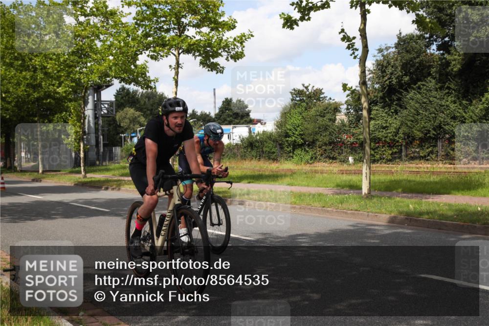10.08.2025 - GEWOBA Citytriathlon Bremen Yannick Fuchs http://msf.ph/oto/8564535 10.08.2025 12:47:27 Radfahren 573, 645, 654, 675, 732, 751, 753, 792, 981, 1013 meine-sportfotos.de