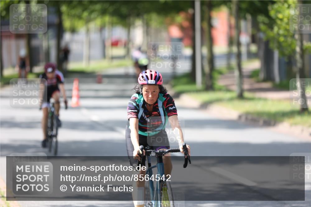 10.08.2025 - GEWOBA Citytriathlon Bremen Yannick Fuchs http://msf.ph/oto/8564542 10.08.2025 14:41:48 Radfahren 209, 213, 250, 262, 306, 317, 343, 478, 480, 513 meine-sportfotos.de