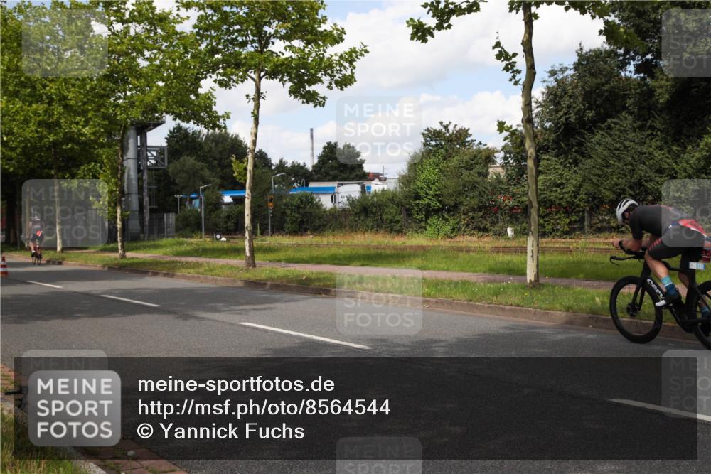 10.08.2025 - GEWOBA Citytriathlon Bremen Yannick Fuchs http://msf.ph/oto/8564544 10.08.2025 12:47:37 Radfahren 566, 590, 654, 732, 745, 753, 801, 884, 951 meine-sportfotos.de