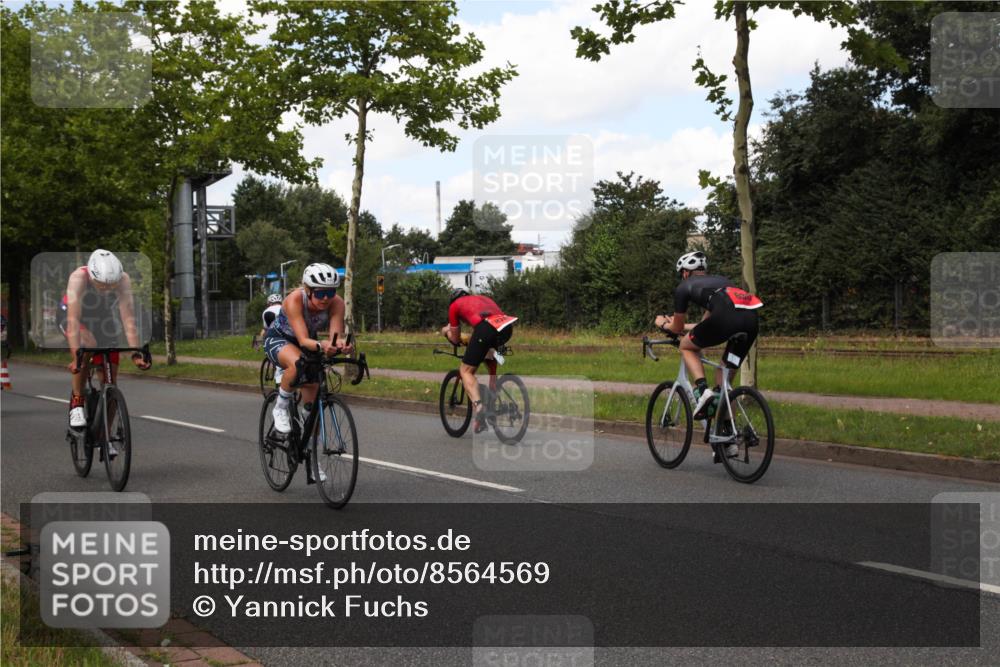10.08.2025 - GEWOBA Citytriathlon Bremen Yannick Fuchs http://msf.ph/oto/8564569 10.08.2025 12:47:48 Radfahren 566, 587, 590, 679, 745, 801, 884, 916, 941, 943, 951 meine-sportfotos.de