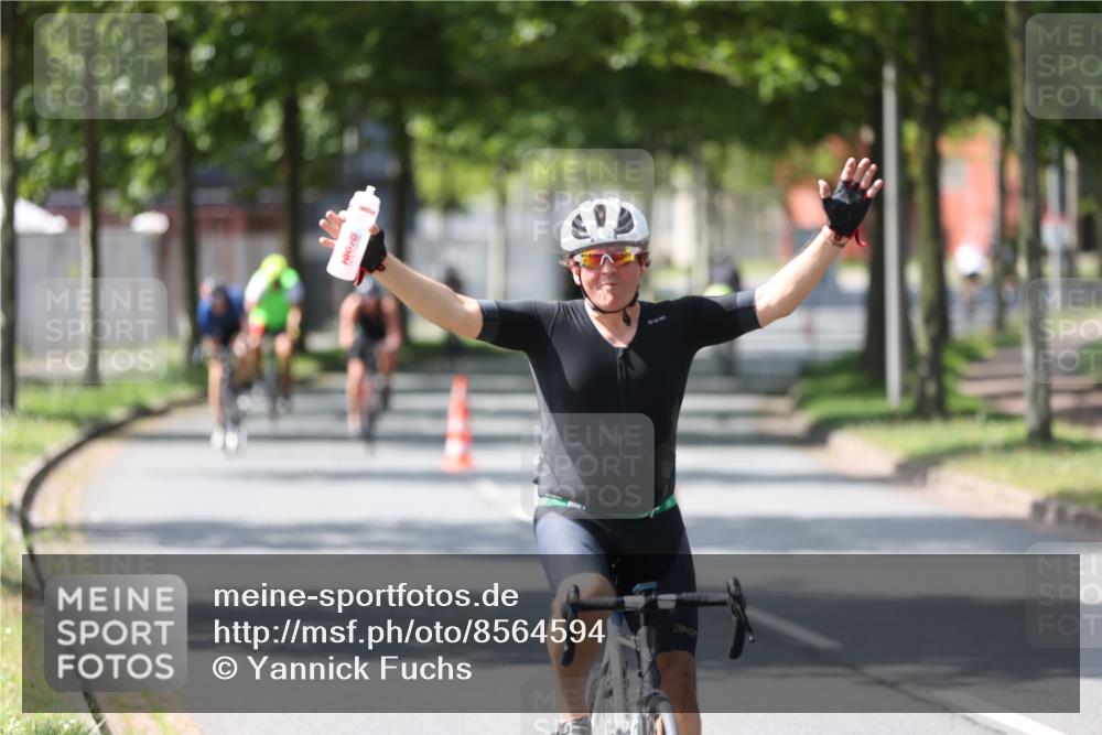 10.08.2025 - GEWOBA Citytriathlon Bremen Yannick Fuchs http://msf.ph/oto/8564594 10.08.2025 14:41:57 Radfahren 56, 209, 213, 235, 246, 250, 262, 317, 478, 480 meine-sportfotos.de