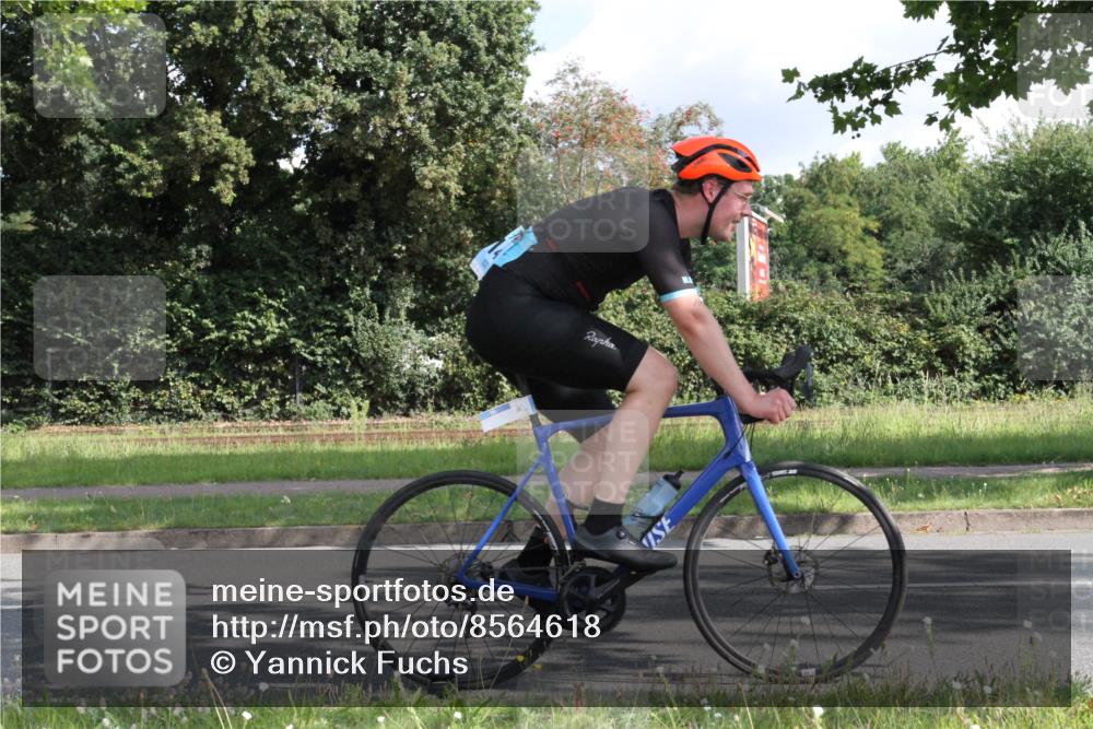 10.08.2025 - GEWOBA Citytriathlon Bremen Yannick Fuchs http://msf.ph/oto/8564618 10.08.2025 10:58:05 Radfahren 1, 125, 143, 185, 443, 445, 453, 472, 493 meine-sportfotos.de