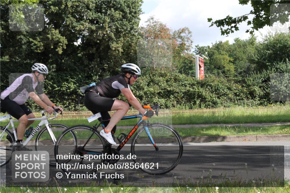 10.08.2025 - GEWOBA Citytriathlon Bremen Yannick Fuchs http://msf.ph/oto/8564621 10.08.2025 10:58:07 Radfahren 1, 125, 143, 185, 443, 445, 453, 472, 493, 513 meine-sportfotos.de
