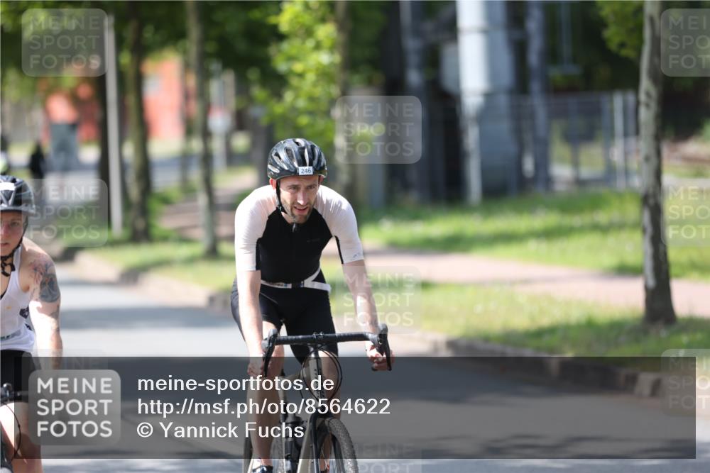 10.08.2025 - GEWOBA Citytriathlon Bremen Yannick Fuchs http://msf.ph/oto/8564622 10.08.2025 14:42:07 Radfahren 56, 145, 213, 235, 246, 250 meine-sportfotos.de