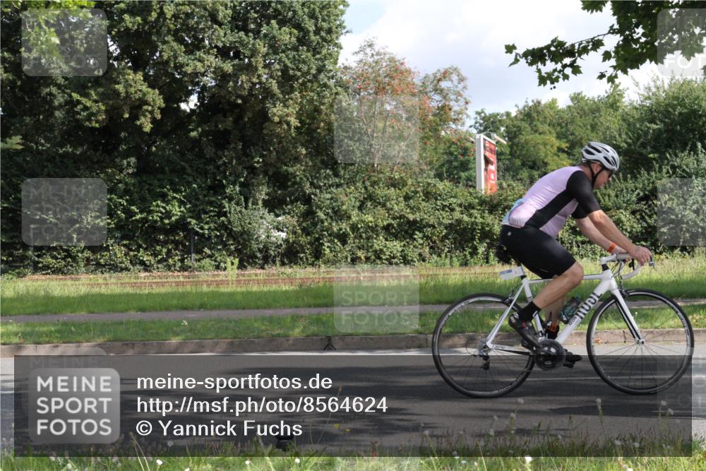 10.08.2025 - GEWOBA Citytriathlon Bremen Yannick Fuchs http://msf.ph/oto/8564624 10.08.2025 10:58:07 Radfahren 1, 125, 143, 185, 443, 445, 453, 472, 493, 513 meine-sportfotos.de