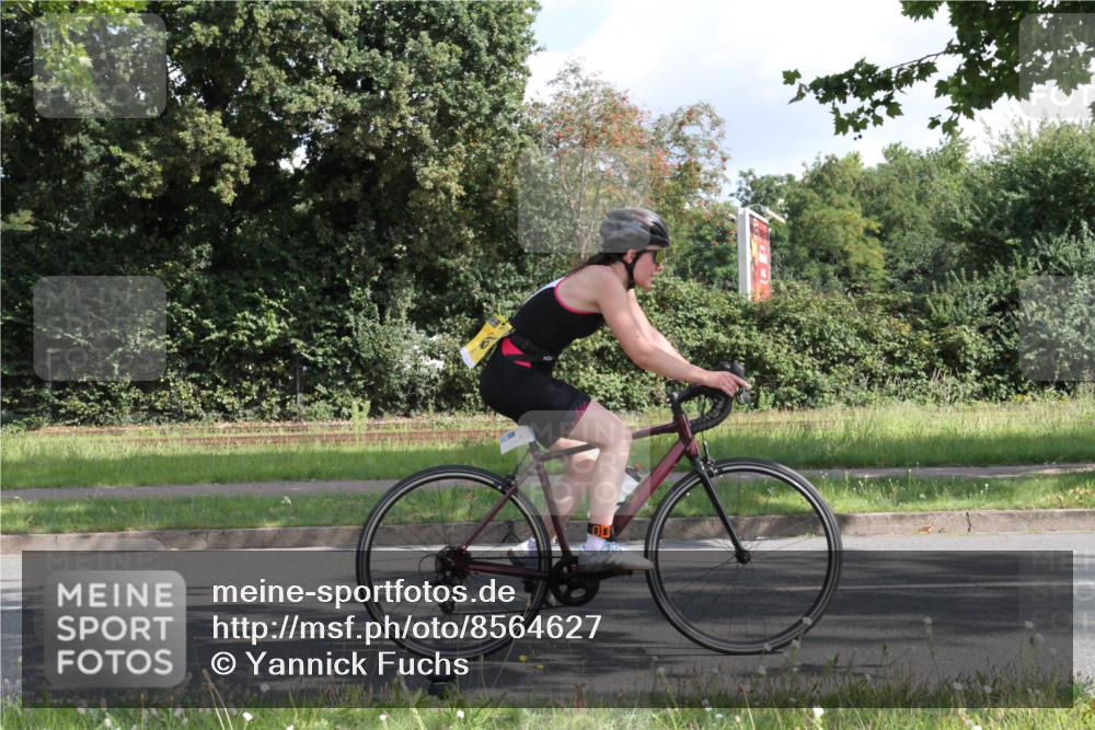 10.08.2025 - GEWOBA Citytriathlon Bremen Yannick Fuchs http://msf.ph/oto/8564627 10.08.2025 10:58:12 Radfahren 1, 125, 143, 165, 185, 402, 443, 445, 453, 472, 493, 513 meine-sportfotos.de