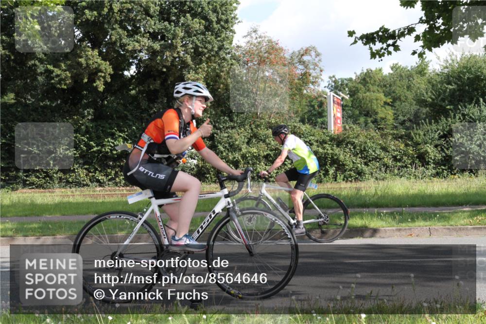10.08.2025 - GEWOBA Citytriathlon Bremen Yannick Fuchs http://msf.ph/oto/8564646 10.08.2025 10:58:21 Radfahren 1, 95, 165, 221, 402, 443, 445, 453, 472, 493, 506, 513 meine-sportfotos.de