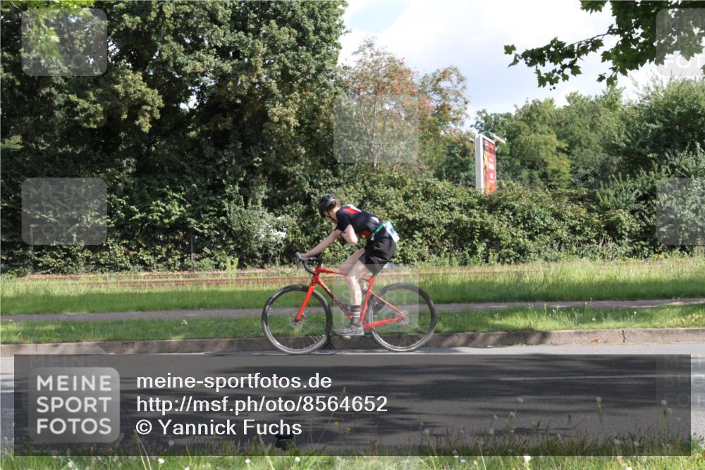 10.08.2025 - GEWOBA Citytriathlon Bremen Yannick Fuchs http://msf.ph/oto/8564652 10.08.2025 10:58:22 Radfahren 1, 95, 165, 221, 402, 443, 445, 453, 472, 493, 506, 513 meine-sportfotos.de