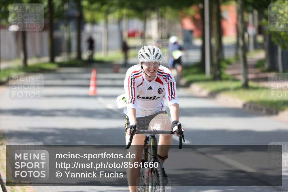 10.08.2025 - GEWOBA Citytriathlon Bremen Yannick Fuchs http://msf.ph/oto/8564660 10.08.2025 14:42:42 Radfahren 110, 303, 474, 479, 488 meine-sportfotos.de