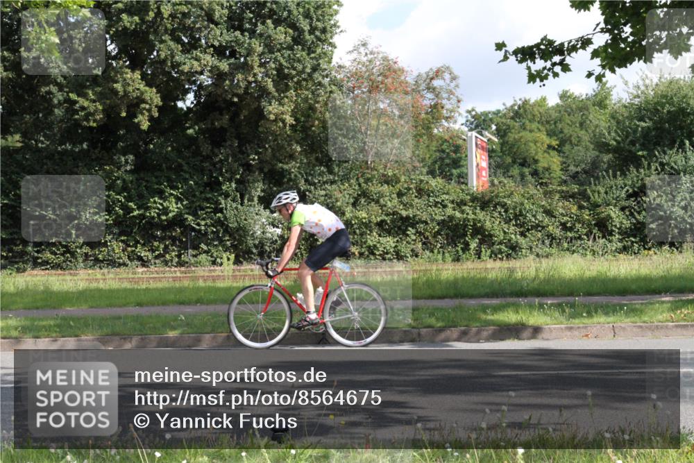 10.08.2025 - GEWOBA Citytriathlon Bremen Yannick Fuchs http://msf.ph/oto/8564675 10.08.2025 10:58:35 Radfahren 95, 221, 450, 506 meine-sportfotos.de