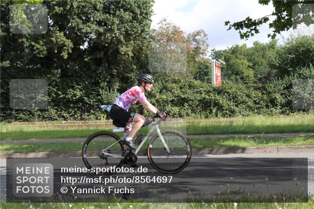 10.08.2025 - GEWOBA Citytriathlon Bremen Yannick Fuchs http://msf.ph/oto/8564697 10.08.2025 10:58:52 Radfahren 57, 191, 450 meine-sportfotos.de
