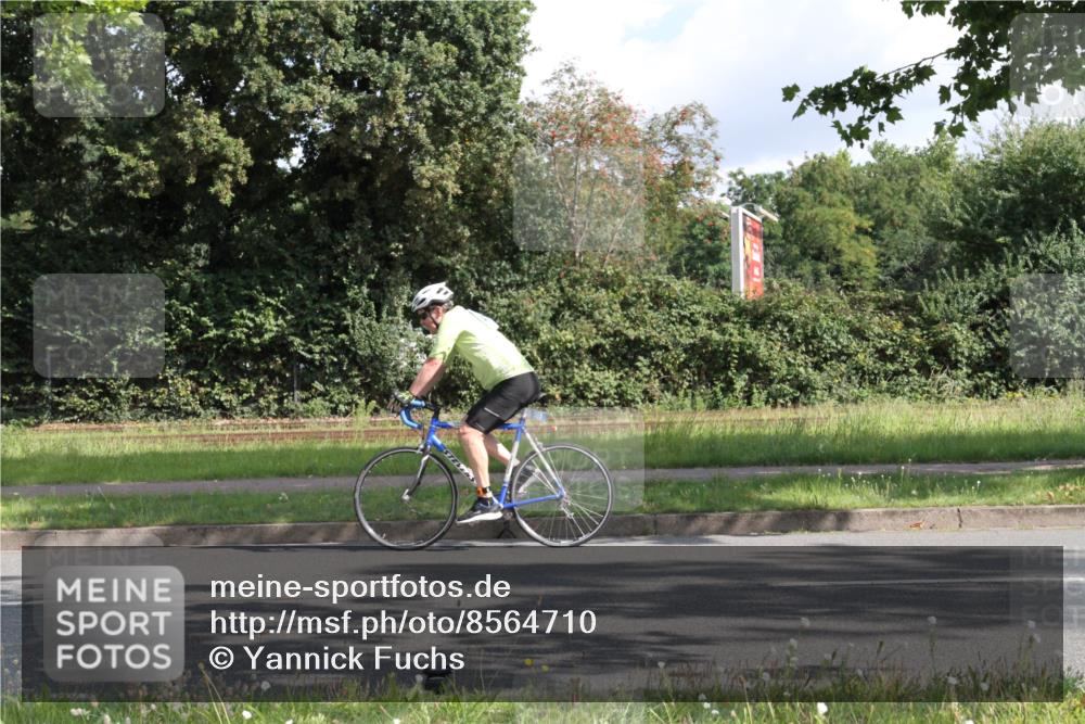 10.08.2025 - GEWOBA Citytriathlon Bremen Yannick Fuchs http://msf.ph/oto/8564710 10.08.2025 10:58:59 Radfahren 57, 191, 450 meine-sportfotos.de