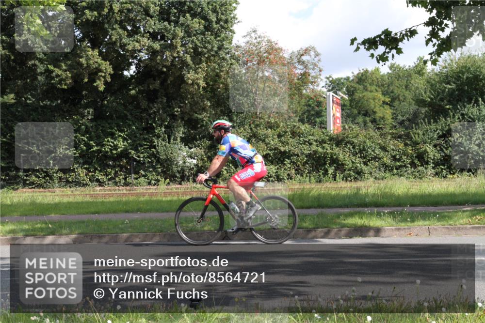 10.08.2025 - GEWOBA Citytriathlon Bremen Yannick Fuchs http://msf.ph/oto/8564721 10.08.2025 10:59:07 Radfahren 63, 111, 193 meine-sportfotos.de