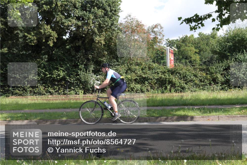 10.08.2025 - GEWOBA Citytriathlon Bremen Yannick Fuchs http://msf.ph/oto/8564727 10.08.2025 10:59:19 Radfahren 63, 111, 193, 209 meine-sportfotos.de