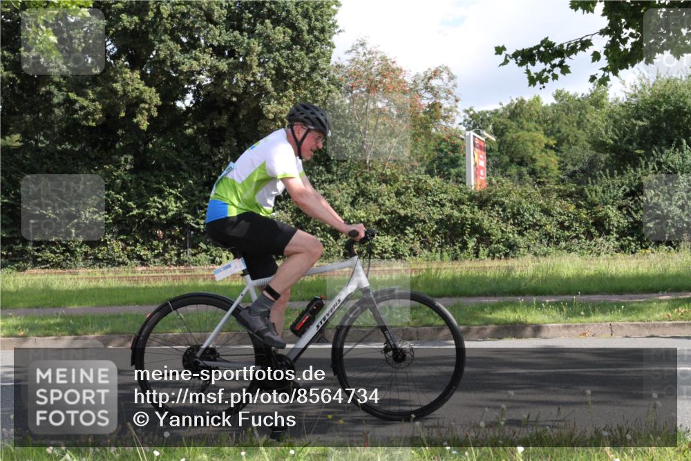 10.08.2025 - GEWOBA Citytriathlon Bremen Yannick Fuchs http://msf.ph/oto/8564734 10.08.2025 10:59:25 Radfahren 63, 111, 193, 209 meine-sportfotos.de