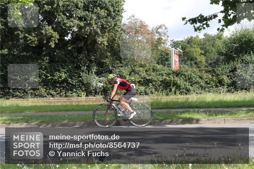 10.08.2025 - GEWOBA Citytriathlon Bremen Yannick Fuchs http://msf.ph/oto/8564737 10.08.2025 10:59:25 Radfahren 63, 111, 193, 209 meine-sportfotos.de