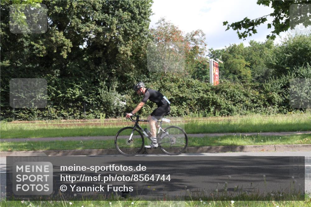 10.08.2025 - GEWOBA Citytriathlon Bremen Yannick Fuchs http://msf.ph/oto/8564744 10.08.2025 10:59:27 Radfahren 63, 111, 193, 209, 463 meine-sportfotos.de