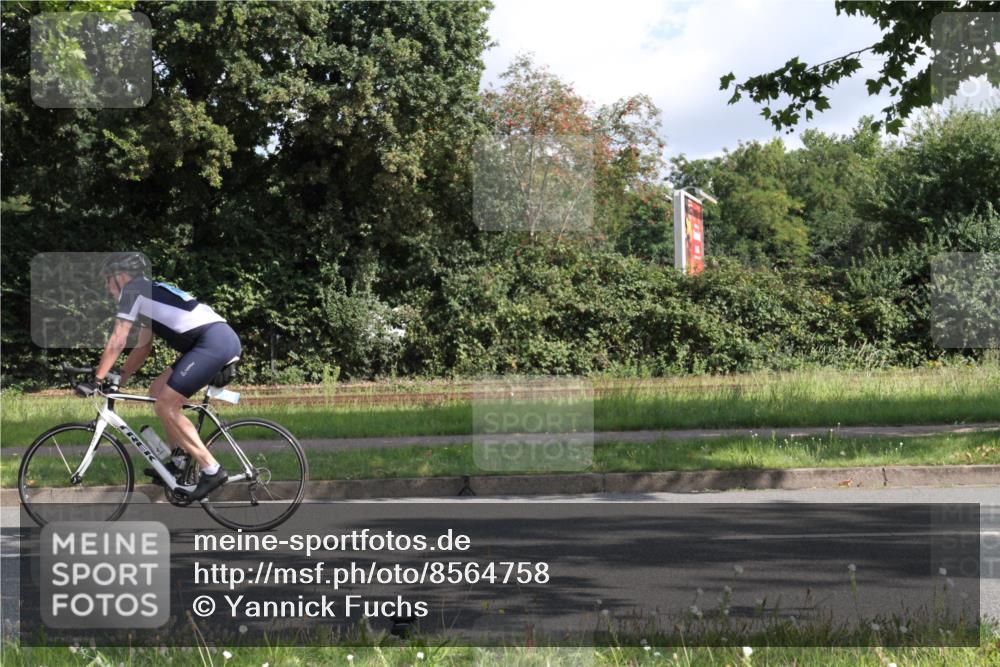 10.08.2025 - GEWOBA Citytriathlon Bremen Yannick Fuchs http://msf.ph/oto/8564758 10.08.2025 10:59:31 Radfahren 59, 63, 111, 193, 209, 463 meine-sportfotos.de