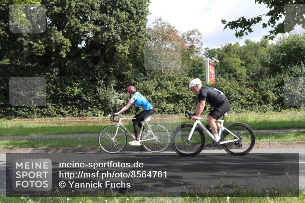 10.08.2025 - GEWOBA Citytriathlon Bremen Yannick Fuchs http://msf.ph/oto/8564761 10.08.2025 10:59:36 Radfahren 59, 209, 463, 475 meine-sportfotos.de
