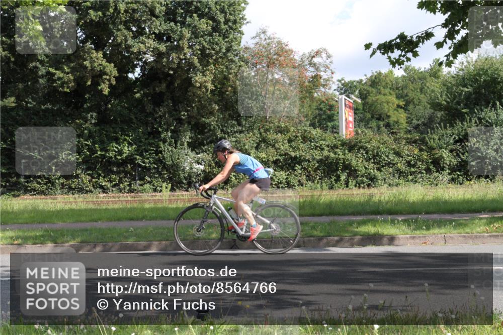 10.08.2025 - GEWOBA Citytriathlon Bremen Yannick Fuchs http://msf.ph/oto/8564766 10.08.2025 10:59:39 Radfahren 59, 417, 463, 475 meine-sportfotos.de