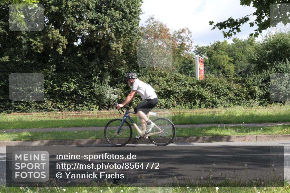 10.08.2025 - GEWOBA Citytriathlon Bremen Yannick Fuchs http://msf.ph/oto/8564772 10.08.2025 10:59:43 Radfahren 59, 141, 417, 463, 475, 498 meine-sportfotos.de