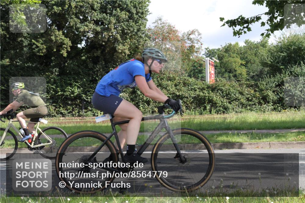 10.08.2025 - GEWOBA Citytriathlon Bremen Yannick Fuchs http://msf.ph/oto/8564779 10.08.2025 10:59:44 Radfahren 59, 141, 417, 463, 475, 498 meine-sportfotos.de