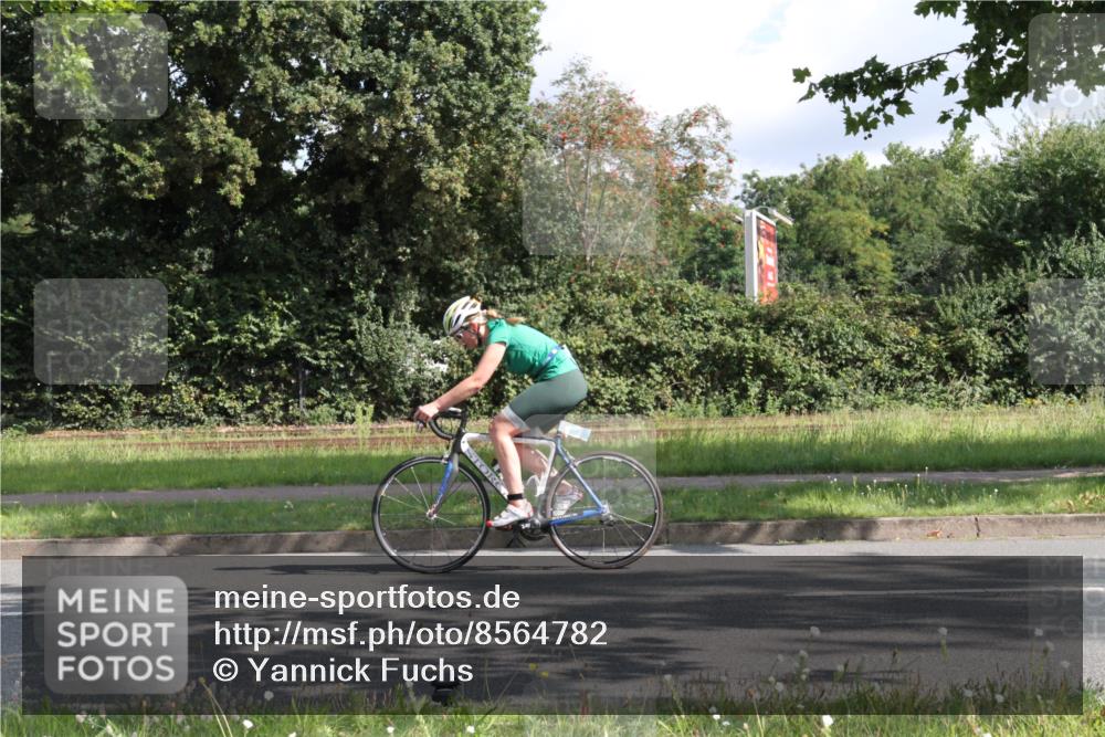 10.08.2025 - GEWOBA Citytriathlon Bremen Yannick Fuchs http://msf.ph/oto/8564782 10.08.2025 10:59:44 Radfahren 59, 141, 417, 463, 475, 498 meine-sportfotos.de