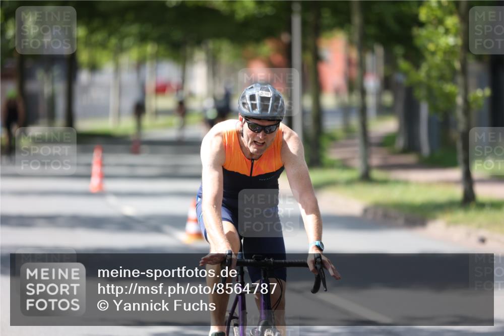 10.08.2025 - GEWOBA Citytriathlon Bremen Yannick Fuchs http://msf.ph/oto/8564787 10.08.2025 14:44:07 Radfahren 267, 278, 298, 408, 445 meine-sportfotos.de