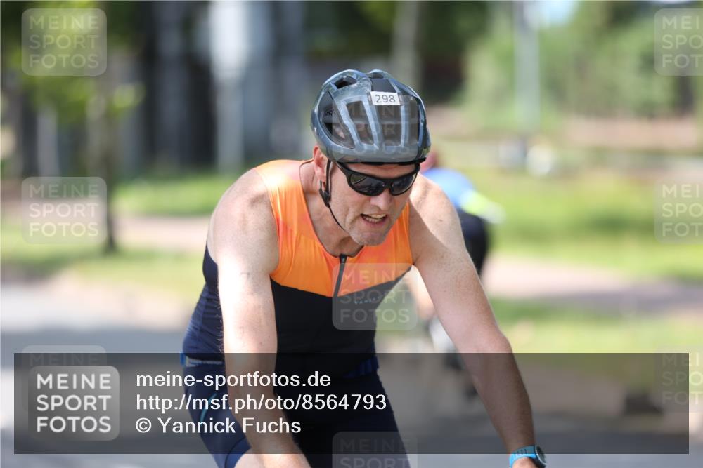10.08.2025 - GEWOBA Citytriathlon Bremen Yannick Fuchs http://msf.ph/oto/8564793 10.08.2025 14:44:07 Radfahren 267, 278, 298, 408, 445 meine-sportfotos.de