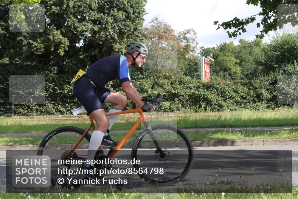 10.08.2025 - GEWOBA Citytriathlon Bremen Yannick Fuchs http://msf.ph/oto/8564798 10.08.2025 10:59:56 Radfahren 47, 141, 197, 201, 417, 475, 482, 498 meine-sportfotos.de