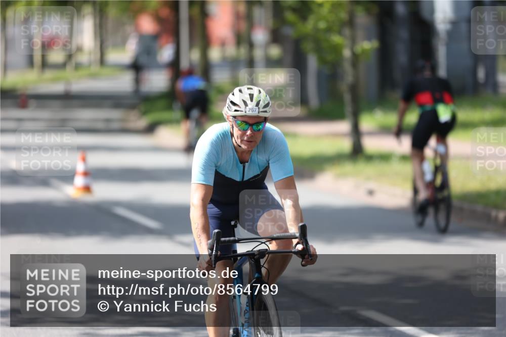 10.08.2025 - GEWOBA Citytriathlon Bremen Yannick Fuchs http://msf.ph/oto/8564799 10.08.2025 14:44:10 Radfahren 28, 267, 278, 298, 408, 445 meine-sportfotos.de