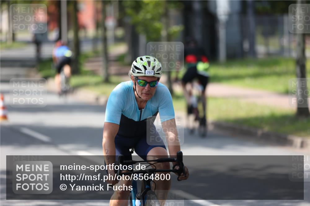 10.08.2025 - GEWOBA Citytriathlon Bremen Yannick Fuchs http://msf.ph/oto/8564800 10.08.2025 14:44:10 Radfahren 28, 267, 278, 298, 408, 445 meine-sportfotos.de