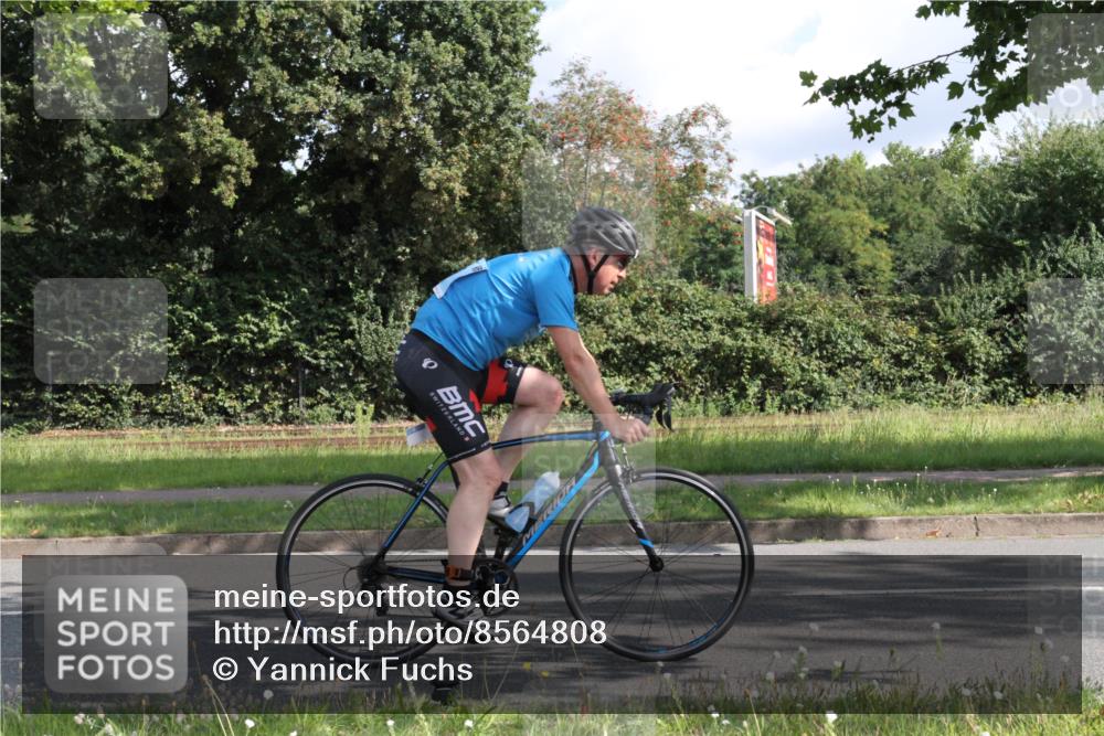 10.08.2025 - GEWOBA Citytriathlon Bremen Yannick Fuchs http://msf.ph/oto/8564808 10.08.2025 11:00:03 Radfahren 47, 141, 197, 201, 227, 417, 482, 498 meine-sportfotos.de