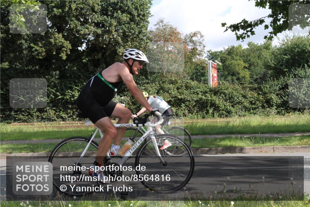 10.08.2025 - GEWOBA Citytriathlon Bremen Yannick Fuchs http://msf.ph/oto/8564816 10.08.2025 11:00:07 Radfahren 47, 141, 197, 201, 227, 482, 498 meine-sportfotos.de