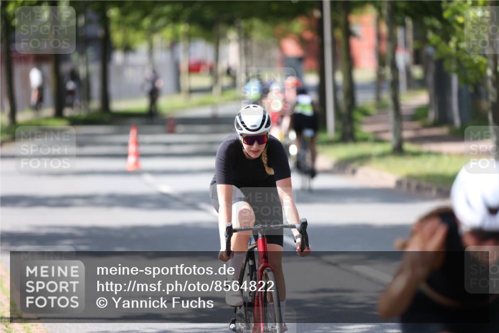 10.08.2025 - GEWOBA Citytriathlon Bremen Yannick Fuchs http://msf.ph/oto/8564822 10.08.2025 14:44:16 Radfahren 9, 28, 267, 278, 298, 408, 445 meine-sportfotos.de