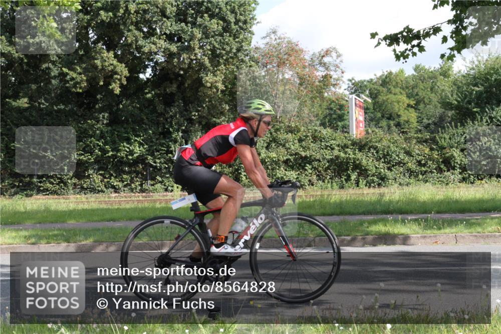 10.08.2025 - GEWOBA Citytriathlon Bremen Yannick Fuchs http://msf.ph/oto/8564828 10.08.2025 11:00:23 Radfahren 41, 131, 139, 227, 381, 474 meine-sportfotos.de
