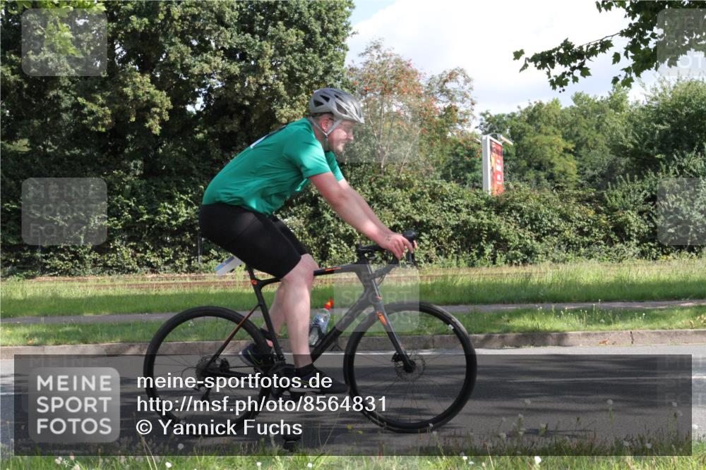 10.08.2025 - GEWOBA Citytriathlon Bremen Yannick Fuchs http://msf.ph/oto/8564831 10.08.2025 11:00:24 Radfahren 41, 131, 139, 227, 381, 474 meine-sportfotos.de
