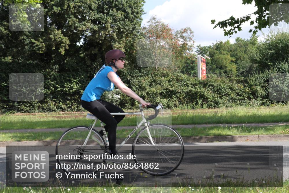 10.08.2025 - GEWOBA Citytriathlon Bremen Yannick Fuchs http://msf.ph/oto/8564862 10.08.2025 11:00:44 Radfahren 3, 39, 49, 107, 173, 229, 436, 474, 499 meine-sportfotos.de