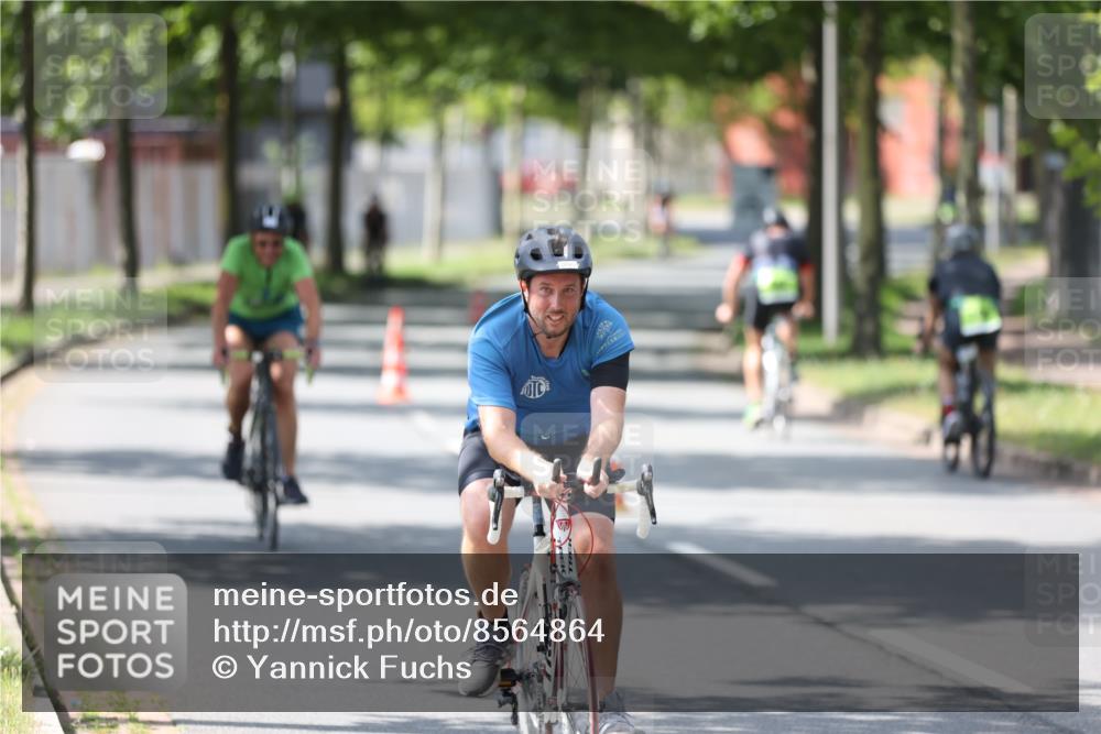 10.08.2025 - GEWOBA Citytriathlon Bremen Yannick Fuchs http://msf.ph/oto/8564864 10.08.2025 14:44:36 Radfahren 9, 73, 200, 208, 323, 383 meine-sportfotos.de