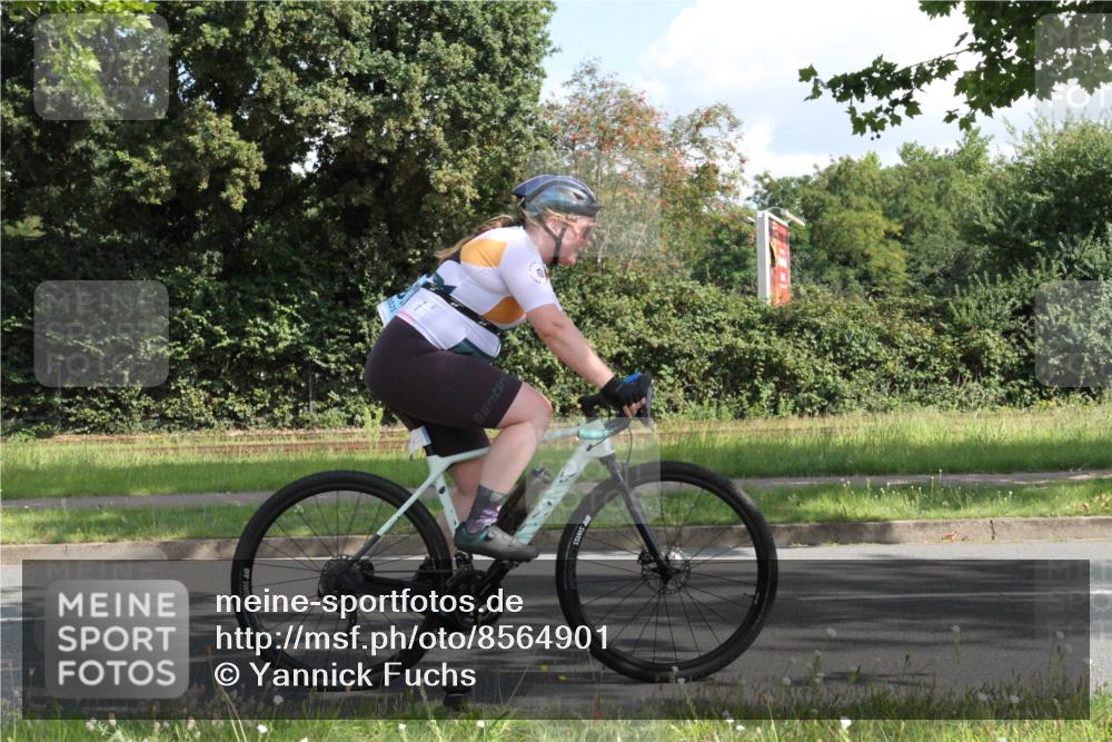 10.08.2025 - GEWOBA Citytriathlon Bremen Yannick Fuchs http://msf.ph/oto/8564901 10.08.2025 11:01:32 Radfahren 37, 87, 199, 410, 440, 481 meine-sportfotos.de
