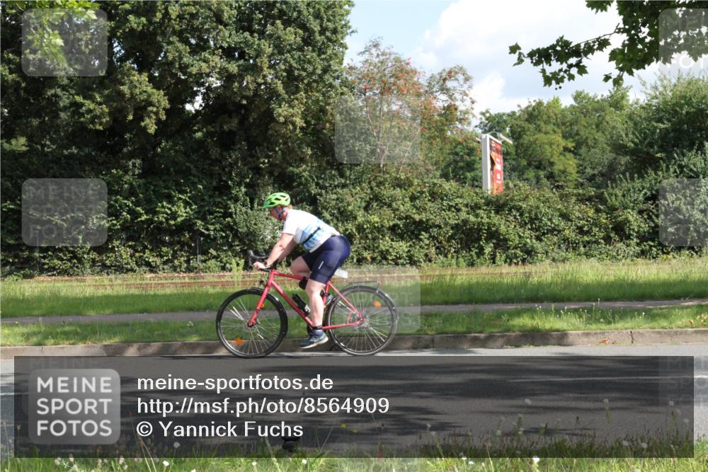 10.08.2025 - GEWOBA Citytriathlon Bremen Yannick Fuchs http://msf.ph/oto/8564909 10.08.2025 11:01:45 Radfahren 89, 199, 481 meine-sportfotos.de